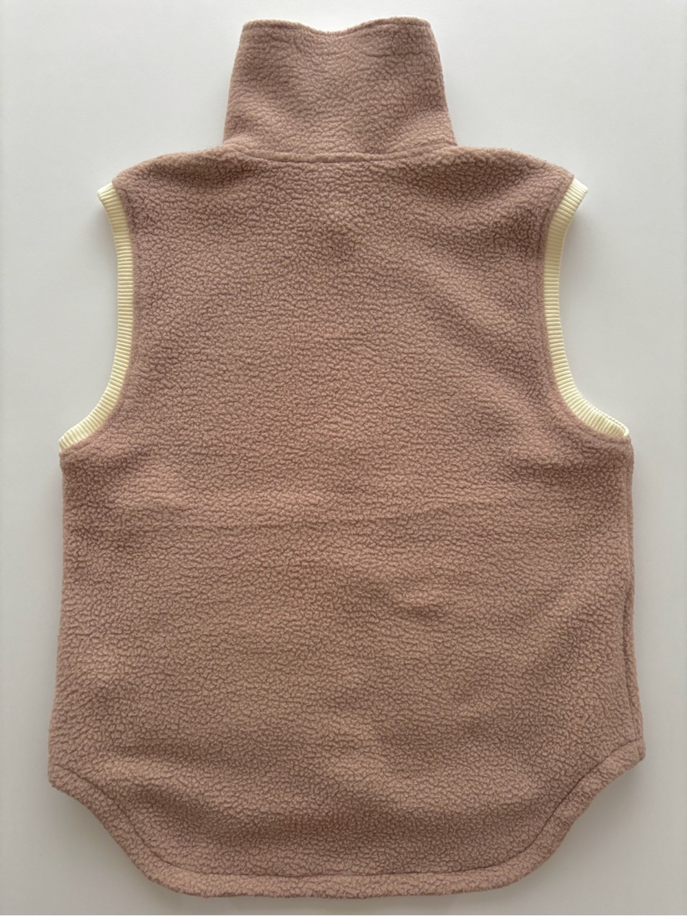 Varley Blush Pink Sherpa Vest with Cream Trim - Picture 4 of 9